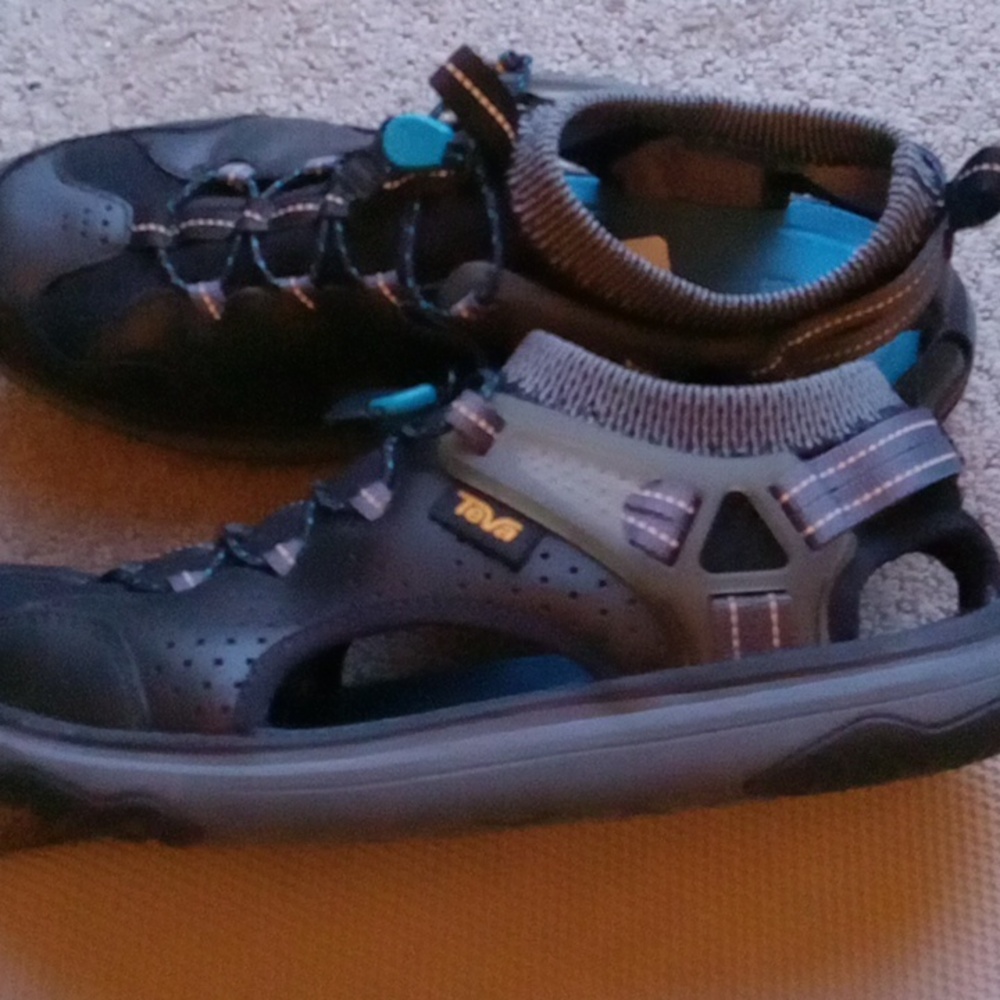 Teva Hiking Sandal - Picture 10 of 10